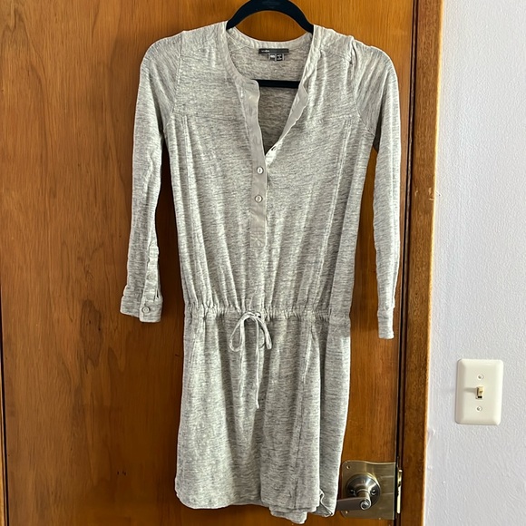 Dresses & Skirts - Vince 100% linen dress